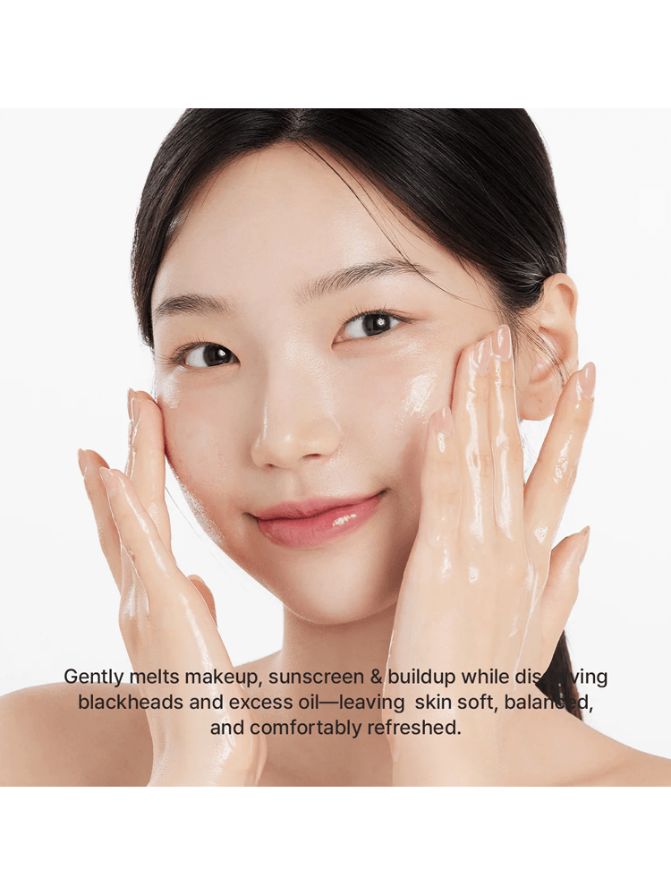ARENCIA Pore Melt Mochi Cleansing Oil being used to cleanse the skin, leaving it soft and refreshed.